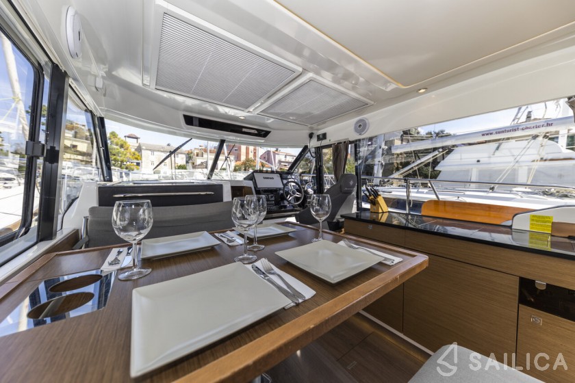 Merry Fisher 1095 - Yacht Charter Sailica
