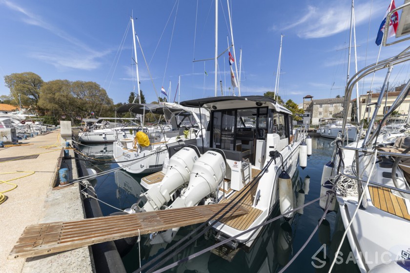 Merry Fisher 1095 - Yacht Charter Sailica