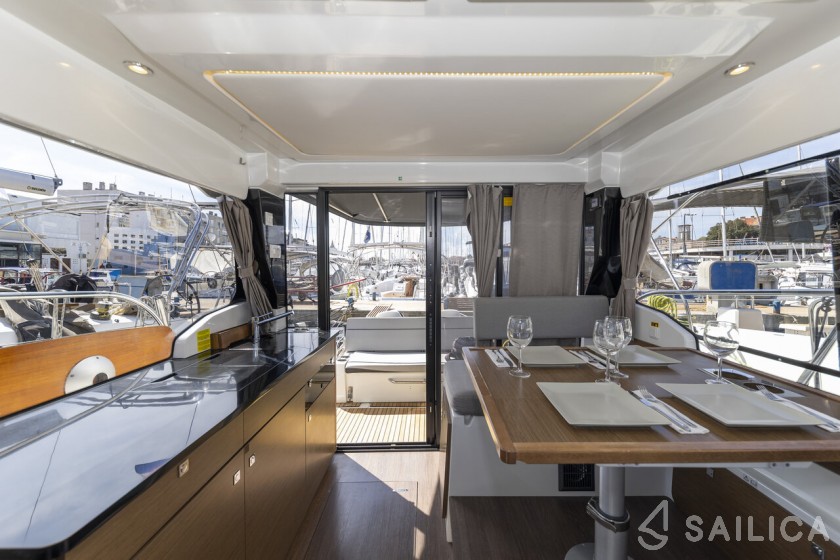 Merry Fisher 1095 - Yacht Charter Sailica