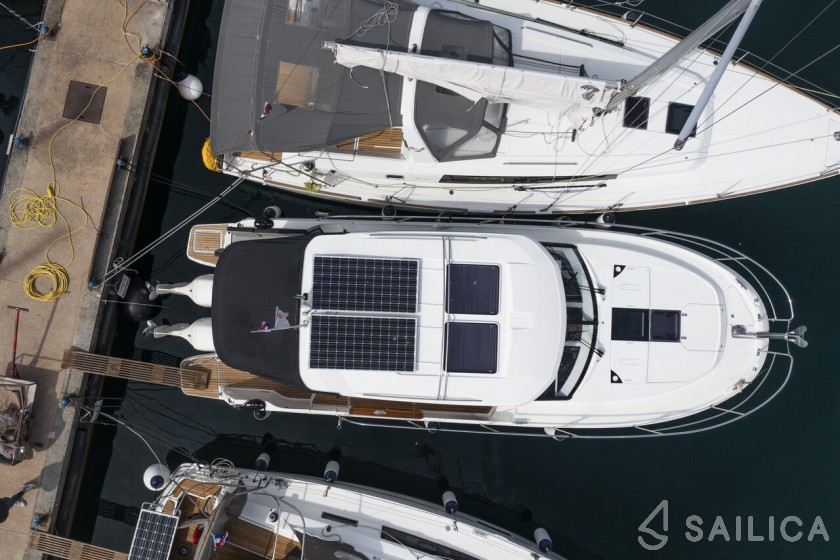 Merry Fisher 1095 - Yacht Charter Sailica