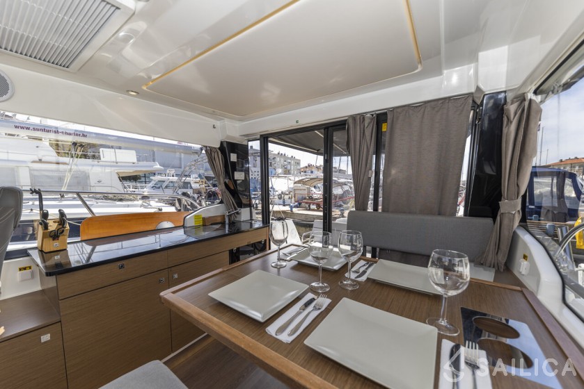 Merry Fisher 1095 - Yacht Charter Sailica