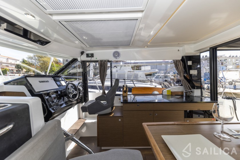 Merry Fisher 1095 - Yacht Charter Sailica
