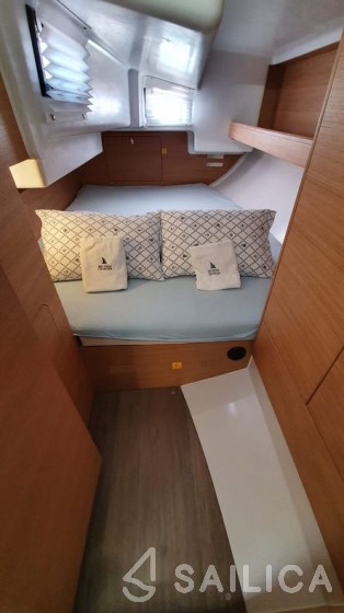 Elan E4 - Yacht Charter Sailica