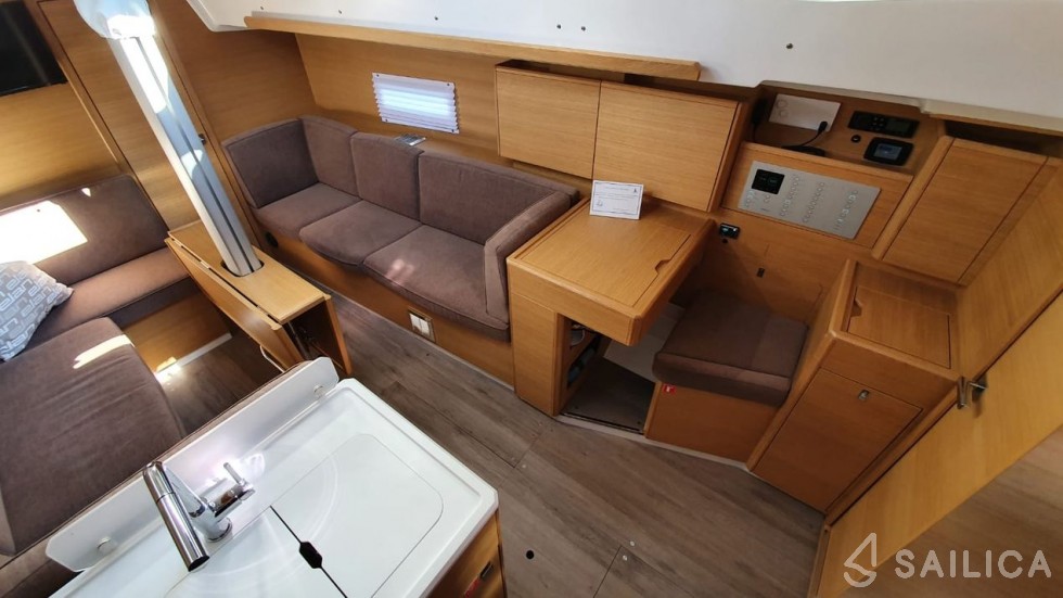 Elan E4 - Yacht Charter Sailica