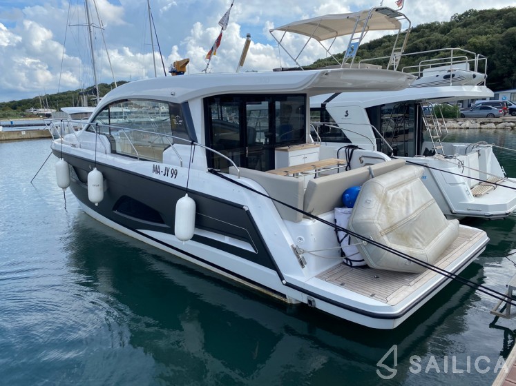Sealine C390 - Yacht Charter Sailica
