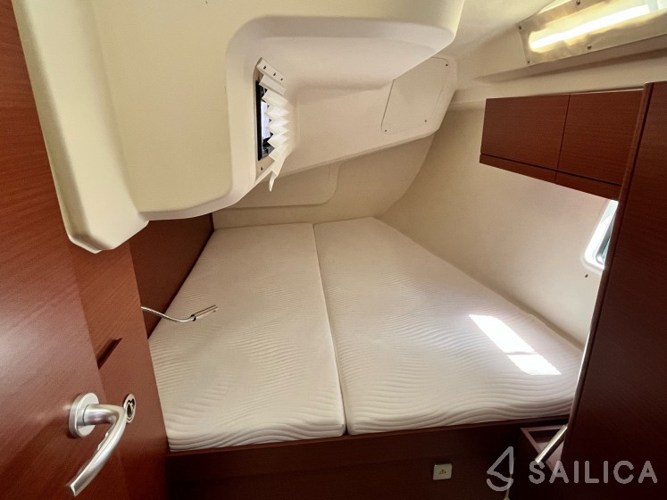 Hanse 418 - Yacht Charter Sailica