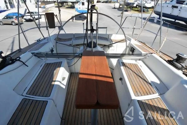 First 40.7 - Yacht Charter Sailica