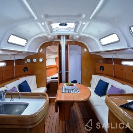 First 40.7 - Yacht Charter Sailica