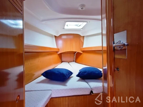 First 40.7 - Yacht Charter Sailica