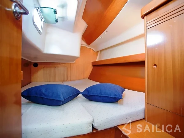 First 40.7 - Yacht Charter Sailica