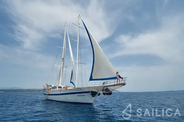 Gulet - Yacht Charter Sailica