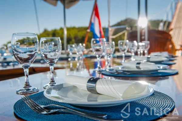 Gulet - Yacht Charter Sailica