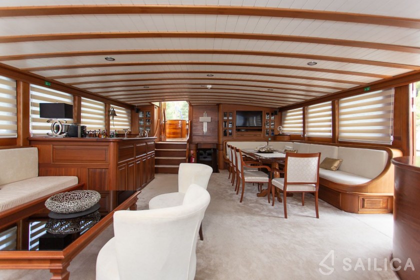 Dolce Vita - Yacht Charter Sailica