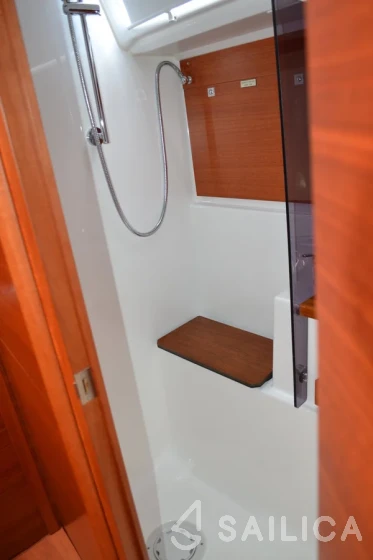 Dufour 412 GL - Yacht Charter Sailica