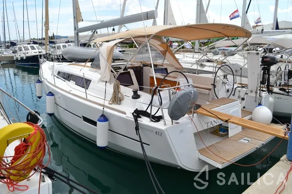 Dufour 412 GL - Yacht Charter Sailica