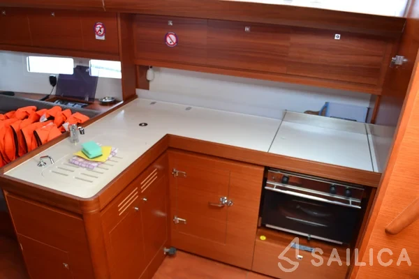 Dufour 412 GL - Yacht Charter Sailica