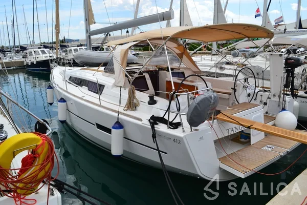 Dufour 412 GL - Yacht Charter Sailica