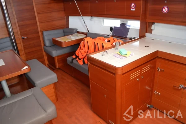 Dufour 412 GL - Yacht Charter Sailica