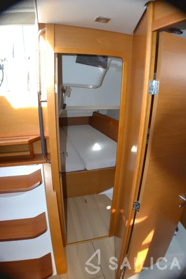 Sun Odyssey 439 - Yacht Charter Sailica