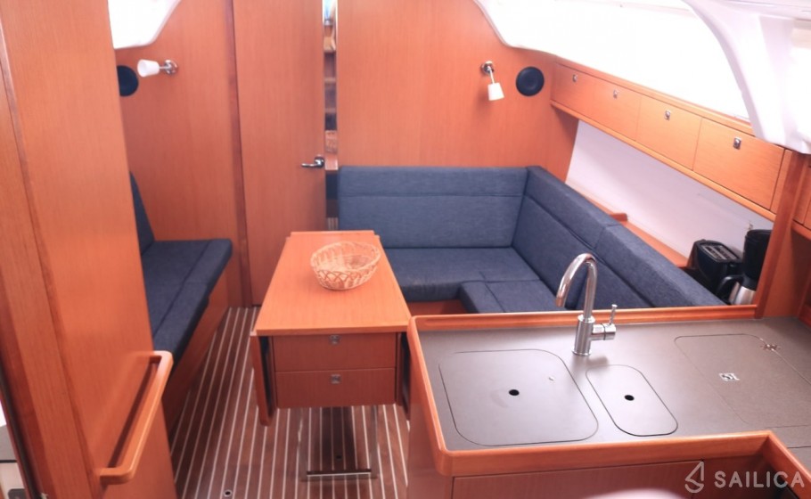 Bavaria Cruiser 37 - Yacht Charter Sailica