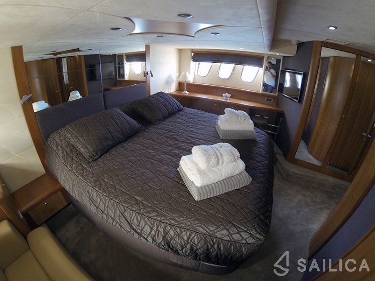 Manhattan 60 - Yacht Charter Sailica