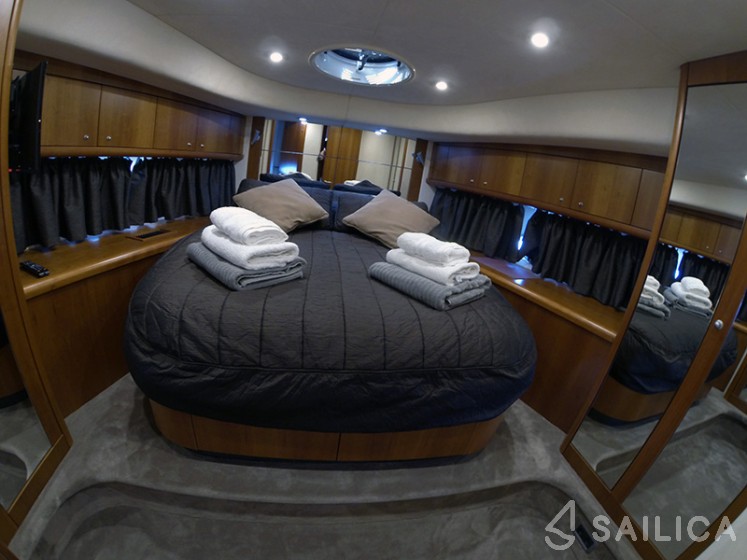 Manhattan 60 - Yacht Charter Sailica