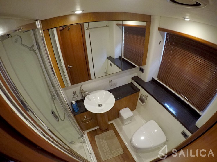 Manhattan 60 - Yacht Charter Sailica
