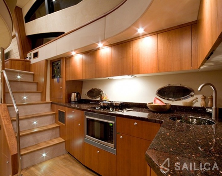 Manhattan 60 - Yacht Charter Sailica