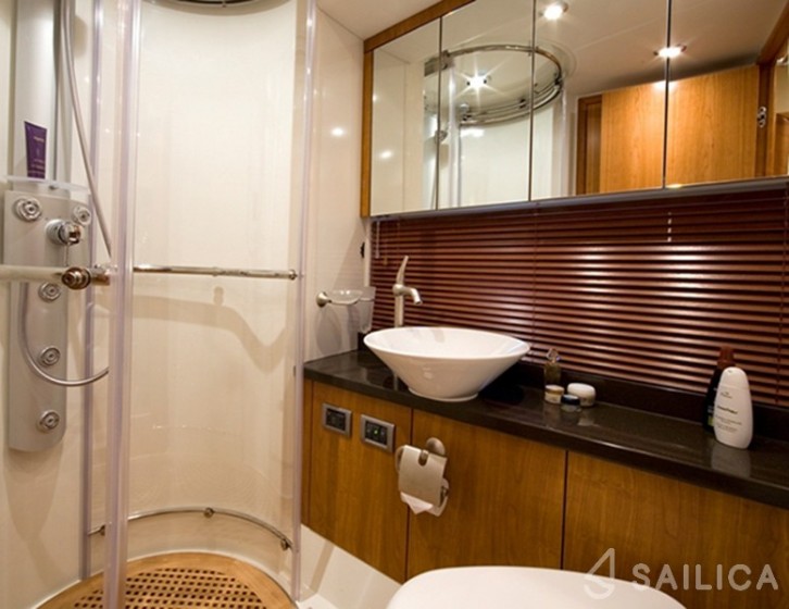 Manhattan 60 - Yacht Charter Sailica