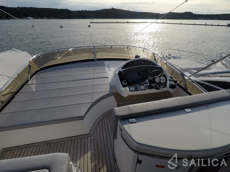 Manhattan 60 - Yacht Charter Sailica