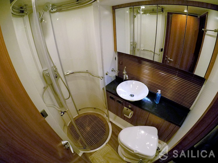 Manhattan 60 - Yacht Charter Sailica