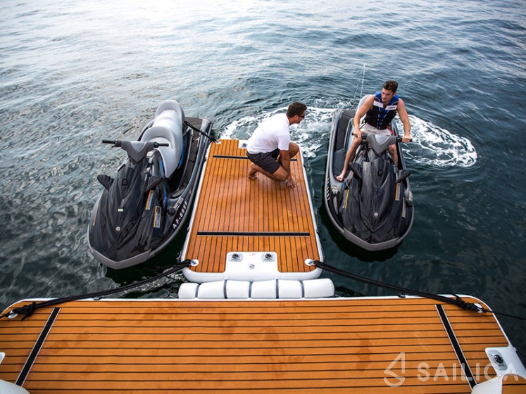 Manhattan 60 - Yacht Charter Sailica
