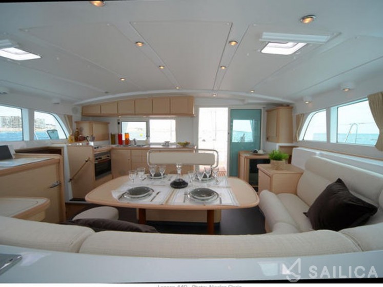 Lagoon 440 - Yacht Charter Sailica