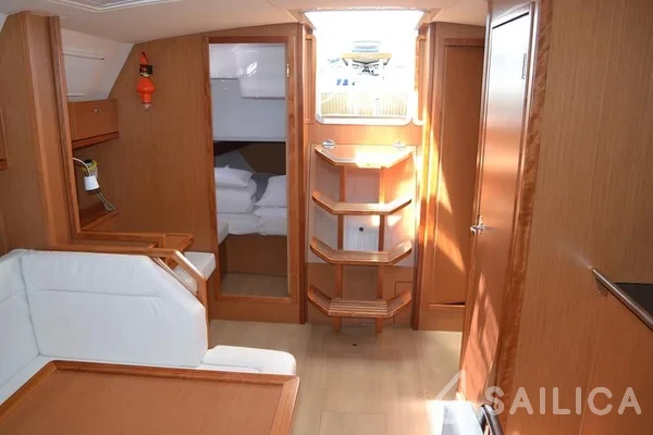 Bavaria 40 Cruiser - Yacht Charter Sailica