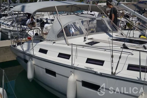 Bavaria 40 Cruiser - Yacht Charter Sailica