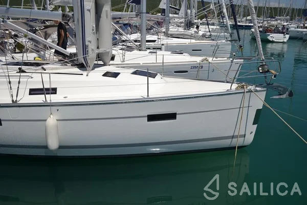 Bavaria 40 Cruiser - Yacht Charter Sailica