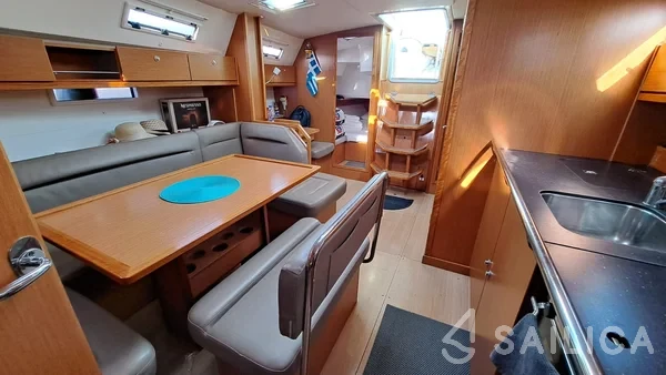 Bavaria 40 Cruiser - Yacht Charter Sailica