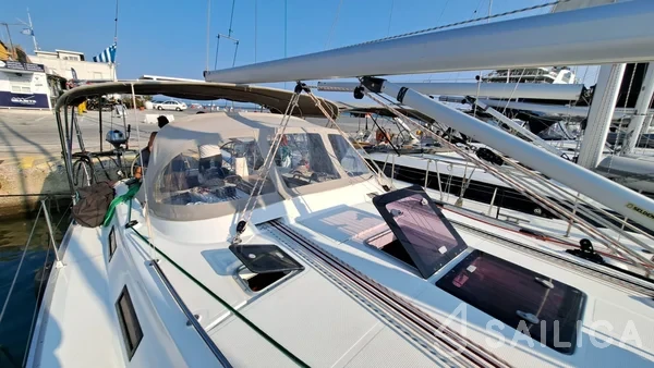 Bavaria 40 Cruiser - Yacht Charter Sailica