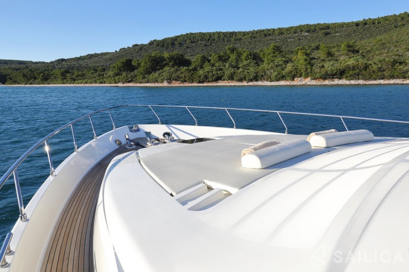 Ferretti 681 - Yacht Charter Sailica