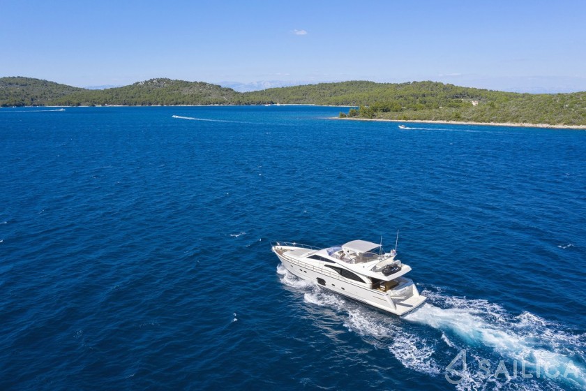 Ferretti 681 - Yacht Charter Sailica