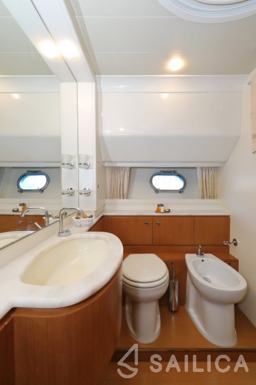 Ferretti 681 - Yacht Charter Sailica
