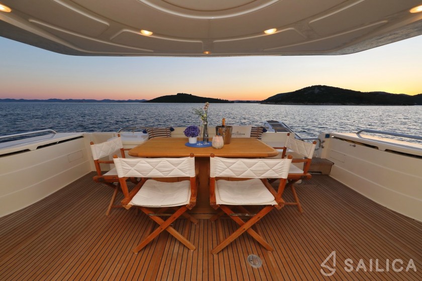 Ferretti 681 - Yacht Charter Sailica