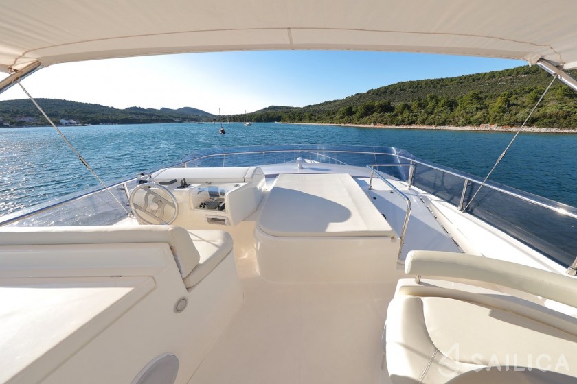 Ferretti 681 - Yacht Charter Sailica