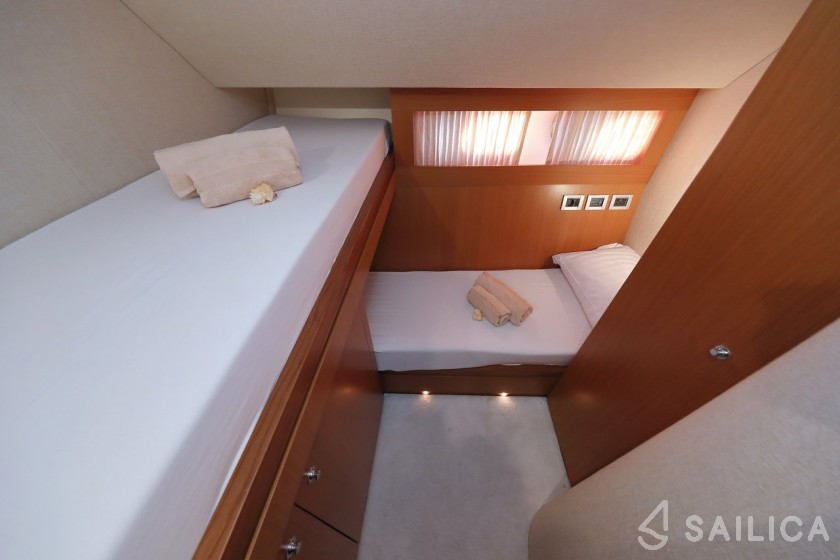 Ferretti 681 - Yacht Charter Sailica
