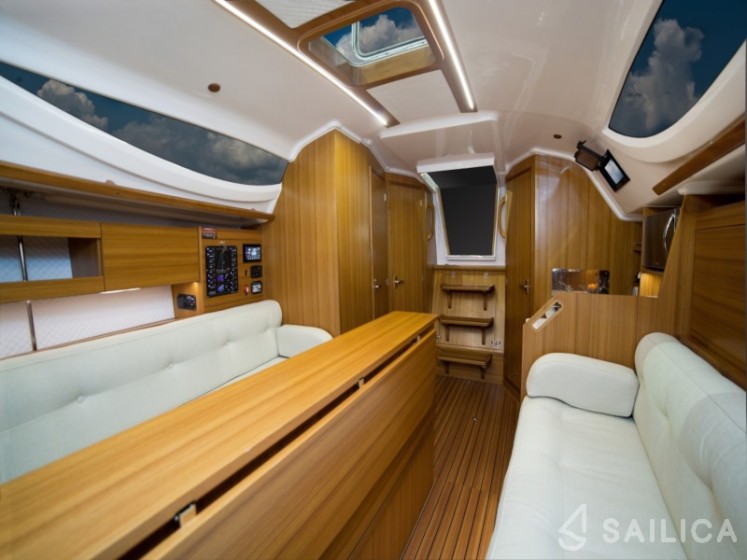Maxus 33.1 RS Prestige - Yacht Charter Sailica