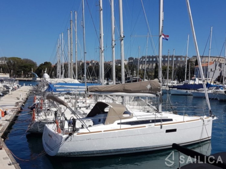 Sun Odyssey 349 - Yacht Charter Sailica