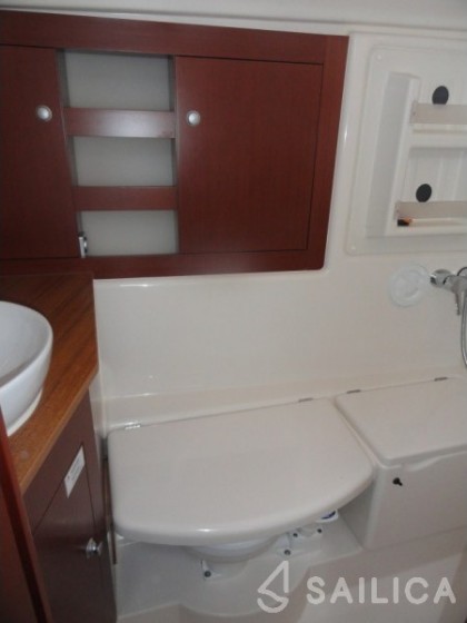 Hanse 385 - Yacht Charter Sailica