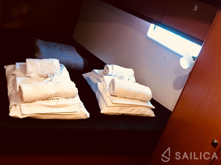 Bavaria Cruiser 51 - Yacht Charter Sailica