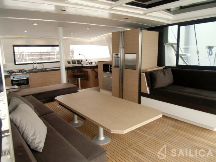 Bali 4.3 - Yacht Charter Sailica