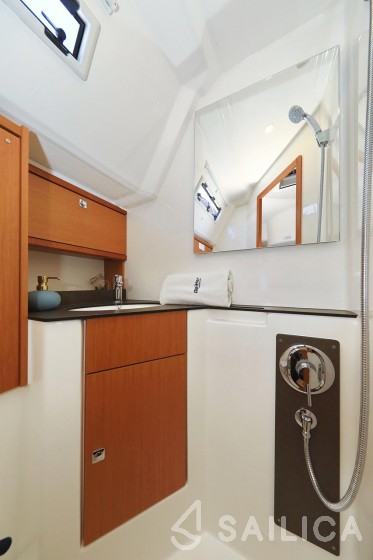 Bavaria 46 Cruiser - Yacht Charter Sailica